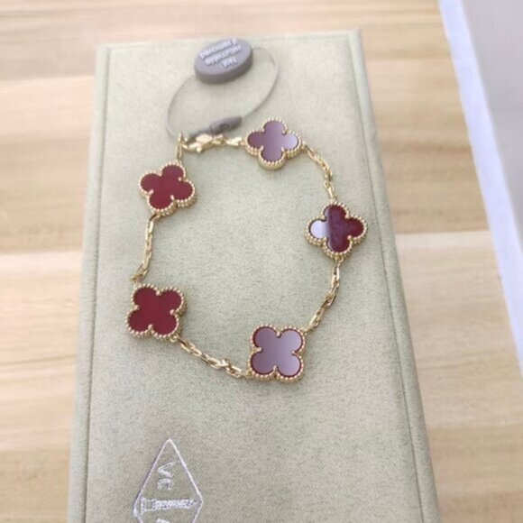 Van Cleef & Arpels 18K Carnelian Four-Leaf Clover Necklace - Picture 1 of 5